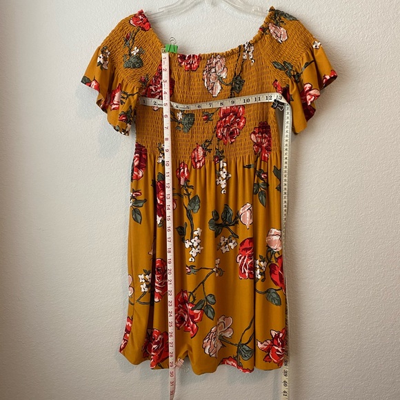 Like New! Derek Heart Smocked Mini Dress Size: Medium - Picture 8 of 9